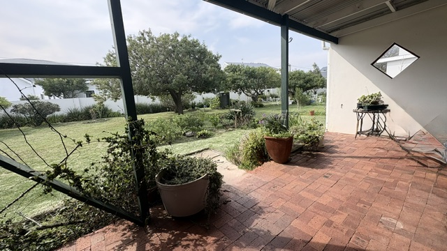 2 Bedroom Property for Sale in Sandbaai Western Cape